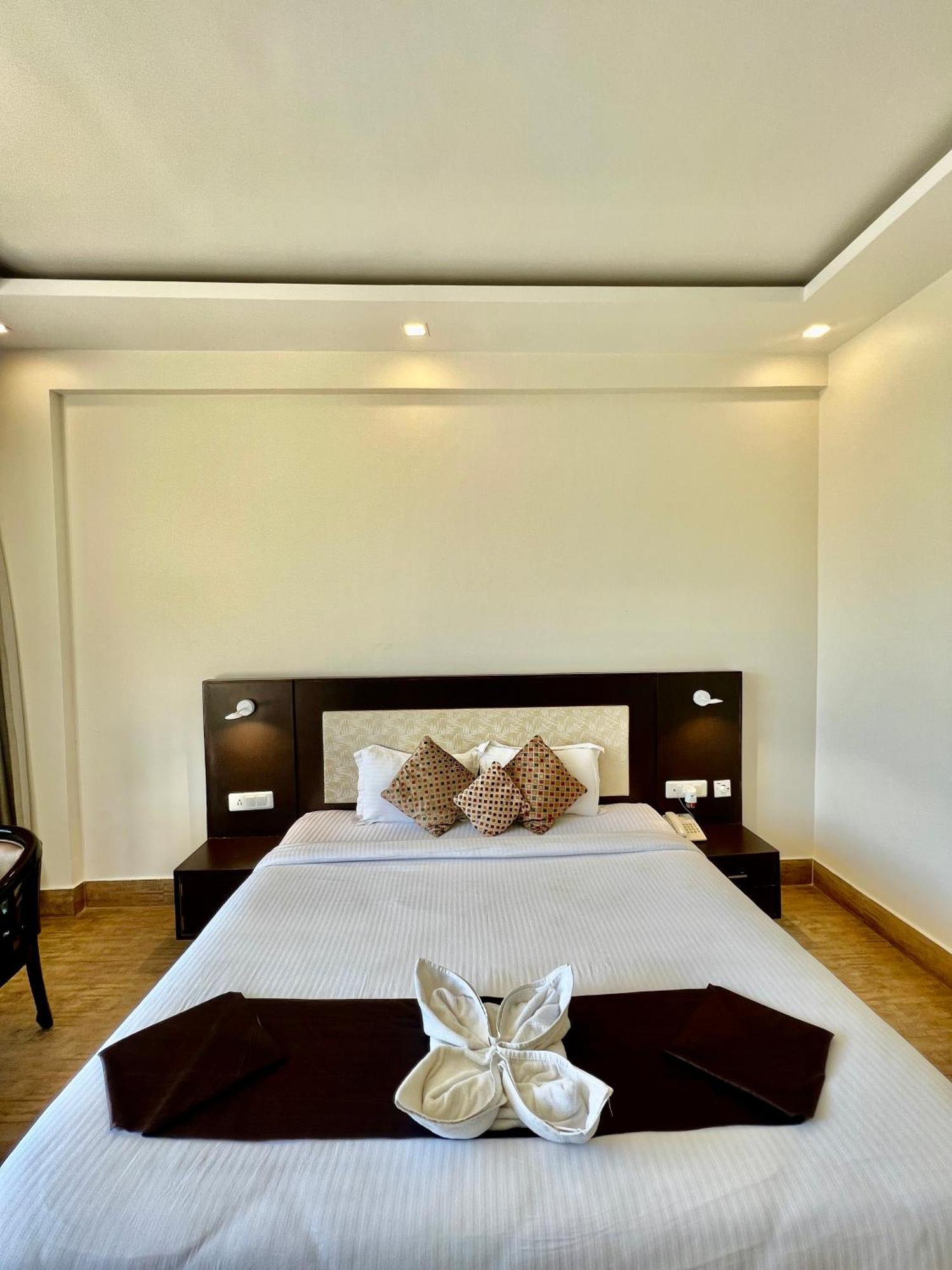 Sea Hawk - Luxury Hill Resort 4 Mins From Bhimtal Lake Ngoại thất bức ảnh