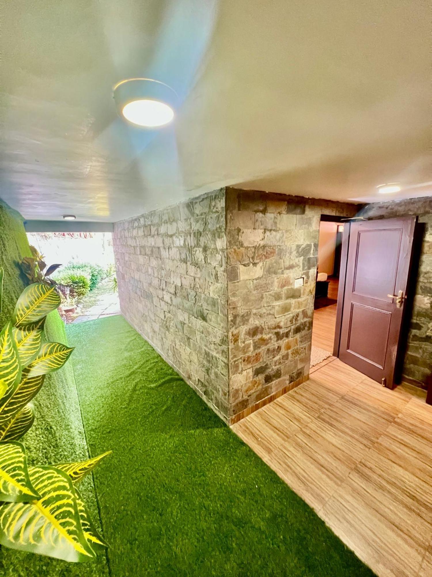 Sea Hawk - Luxury Hill Resort 4 Mins From Bhimtal Lake Ngoại thất bức ảnh