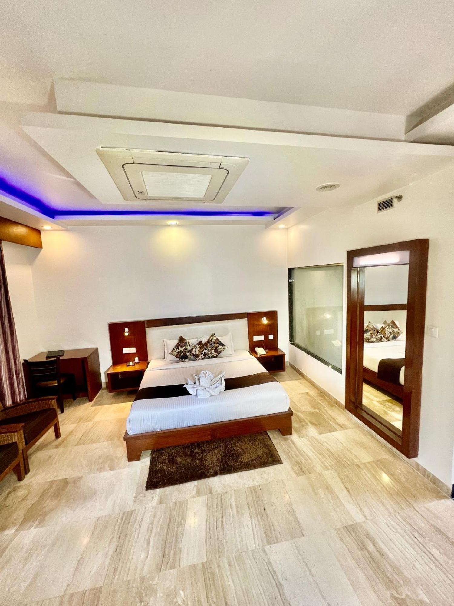 Sea Hawk - Luxury Hill Resort 4 Mins From Bhimtal Lake Ngoại thất bức ảnh