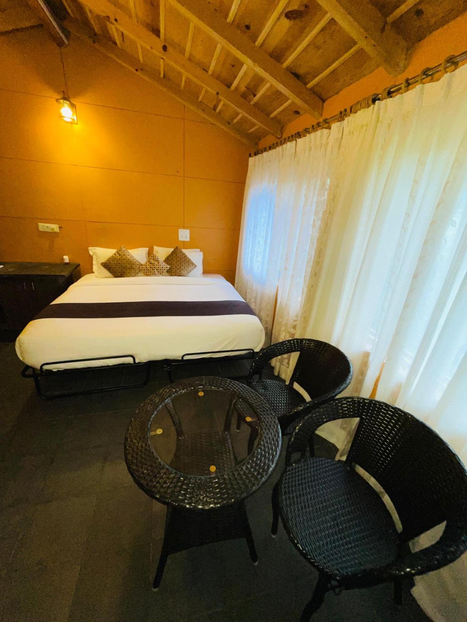 Sea Hawk - Luxury Hill Resort 4 Mins From Bhimtal Lake Phòng bức ảnh